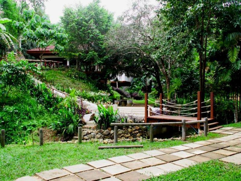 Camp Alfredo Adventure Resort 伊洛伊洛 外观 照片